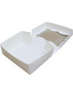Коробка (330 x 255 x 110), біла, подарункова.